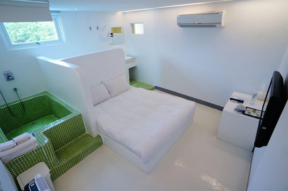 Bed and Breakfast Kenting The House Shanjiao Экстерьер фото