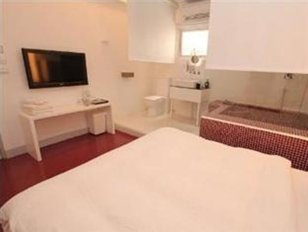 Bed and Breakfast Kenting The House Shanjiao Экстерьер фото